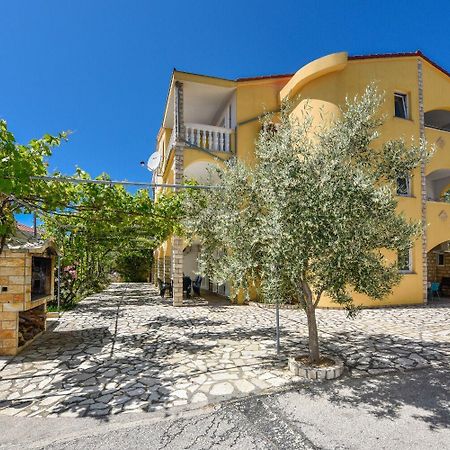 Apartments Mark - 200 M From Sea ノヴァリャ エクステリア 写真